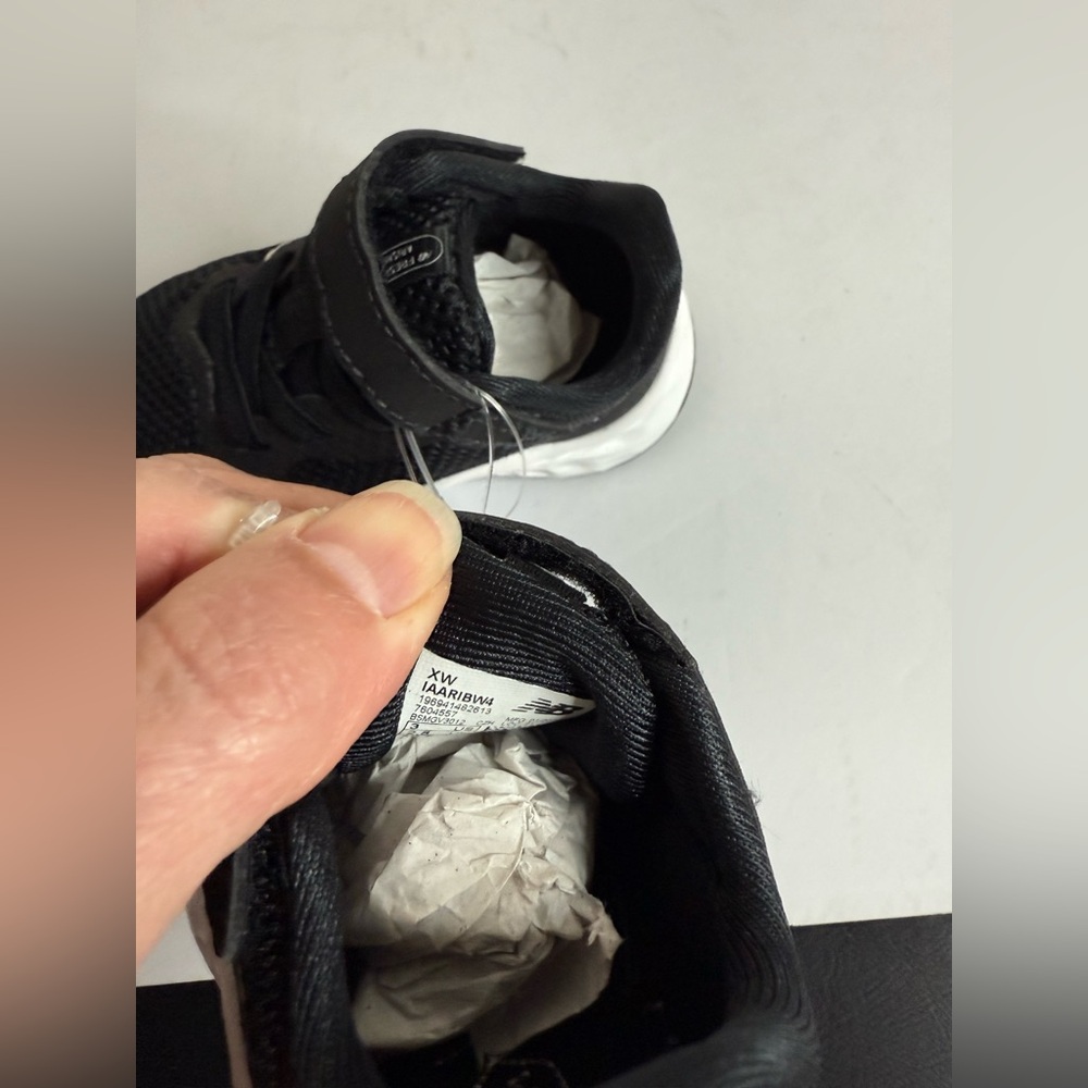 New Balance black and white toddler 3 extra wide New with tags - Picture 6 of 6